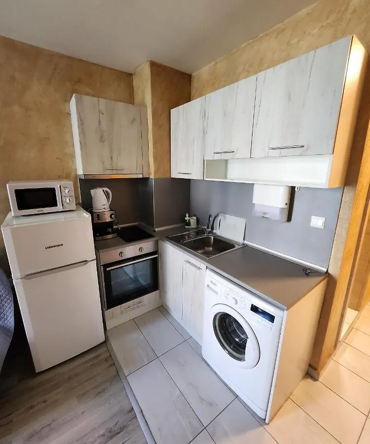 Colonel Apartment 953 索菲亞